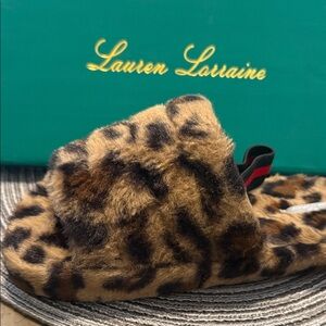 2/$30 Lauren Lorraine Animal Print Fuzzy Slippers 🆕 size 9